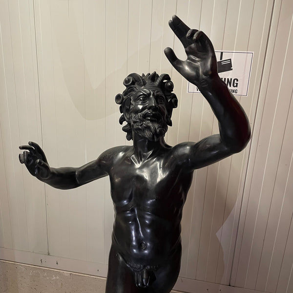 Lebensgroße Faun Bronze Statue Fauno Danzante aus Pompeji von O. de Luca
