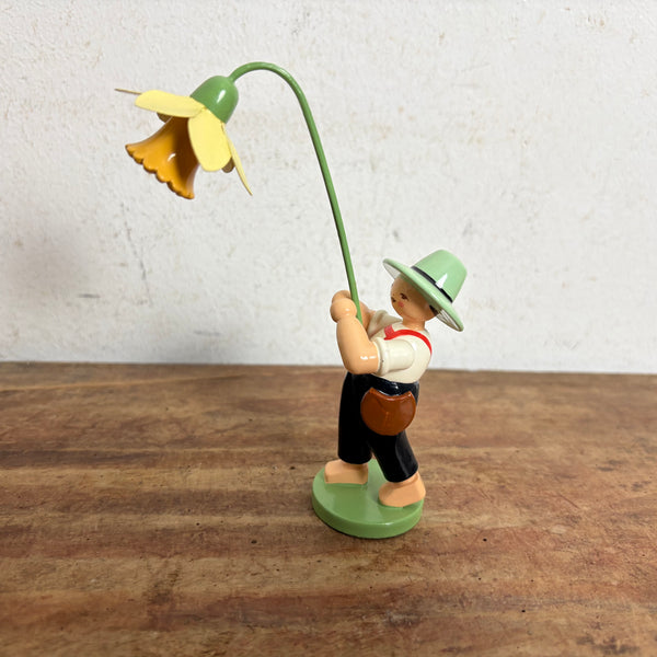 Blumenkind Junge mit Narzisse von Wendt & Kühn