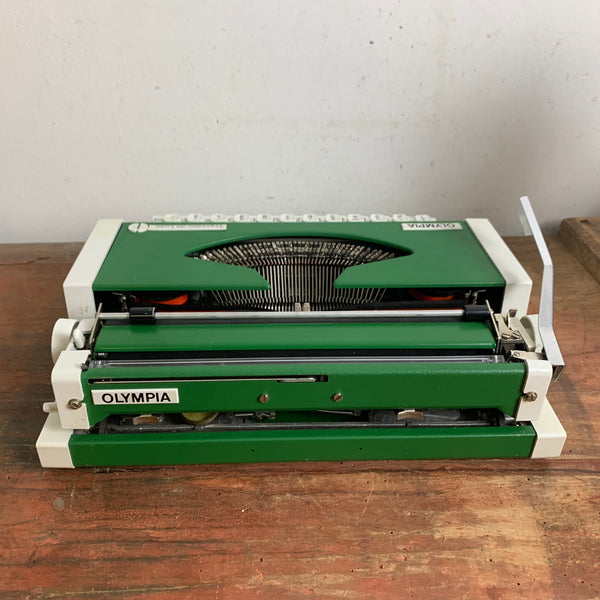 Vintage Reiseschreibmaschine Traveller de Luxe von Olympia grün