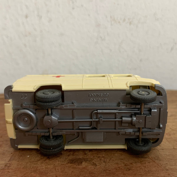 Vintage Modellauto Krankenwagen RTW von Wiking