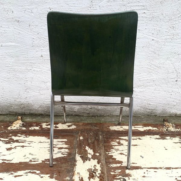 4 vintage Stapelstühle in grün