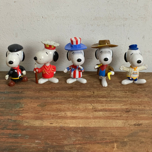 5 vintage Spoopy Figuren von McDonalds Happy Meal Toy Snoopy World Tour