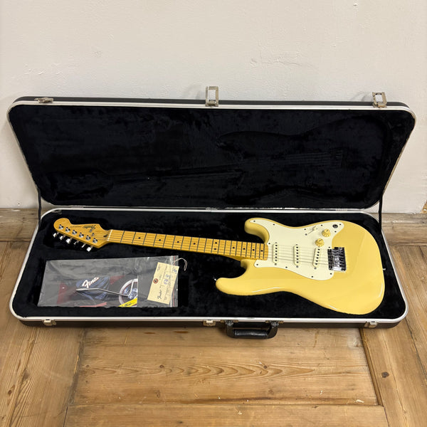 Vintage E-Gitarre 
1983 Fender Standard
Stratocaster (USA) mit Ahorngriffbrett in elfenbeinweiß Neuzustand