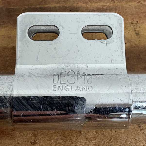 Oldtimer Small Type Straight Badge Bar von DESMO England