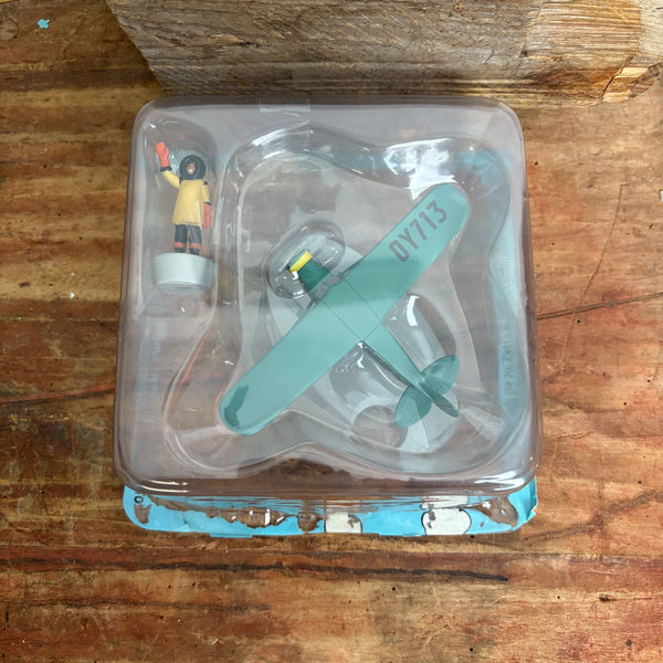 Modell Figur und Buch Tim und Struppi das Flugzeug auf Skiern mit Professor Nielsen aus Ziel New York