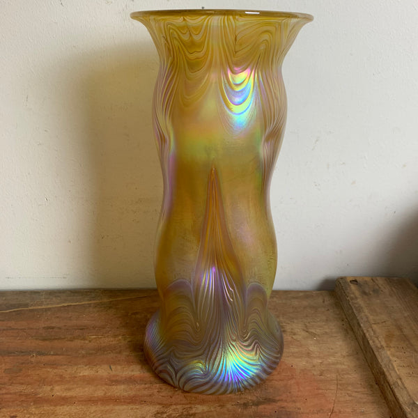 Vintage Czech Art Glass Irisierende Wellen Vase von Igor Muller