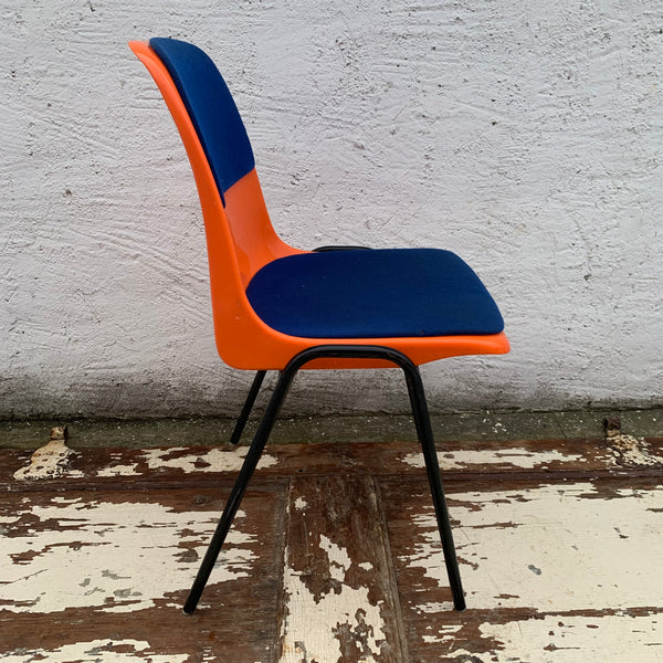 Vintage Stapelstuhl von Sulo in orange