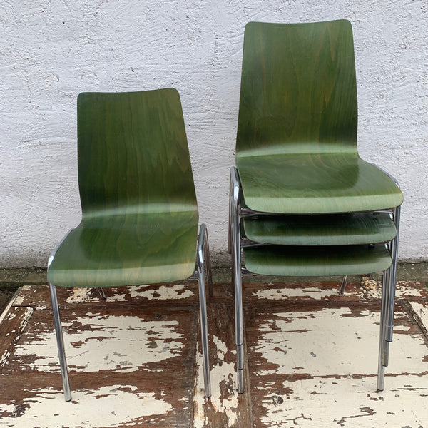 4 vintage Stapelstühle in grün