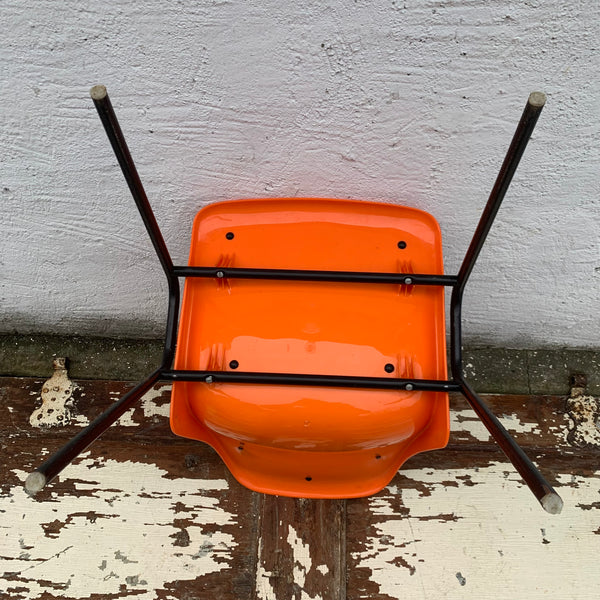 Vintage Stapelstuhl von Sulo in orange