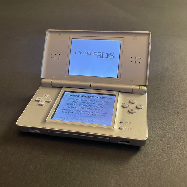 Nintendo DS lite in Grau mit Ladegerät
