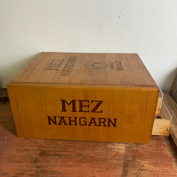 Vintage Mez Nähgarn Schrank Marke Waage