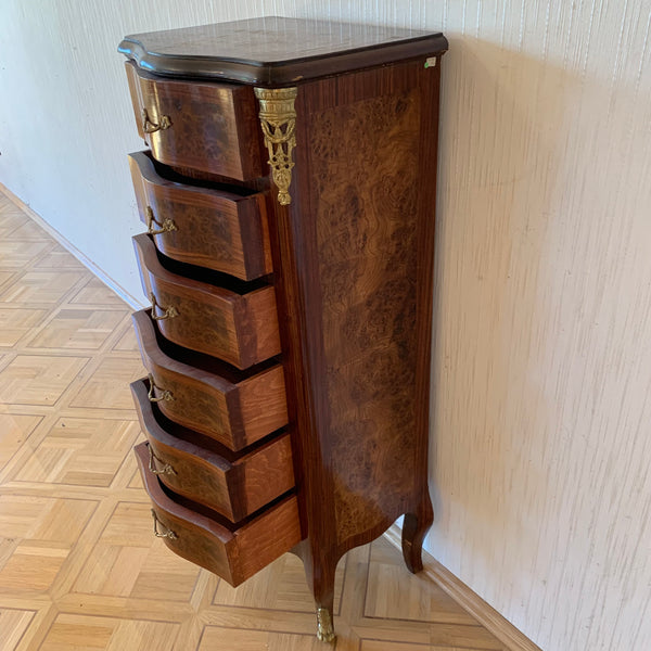 Kommode im Barockstil