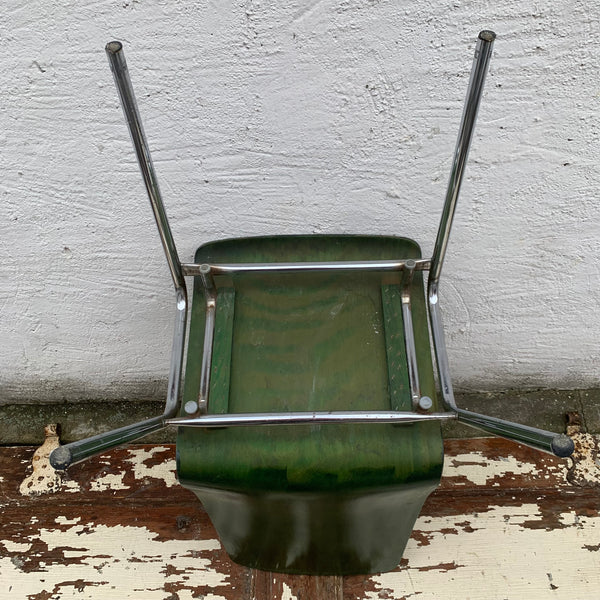 4 vintage Stapelstühle in grün