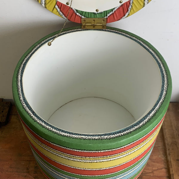 Vintage Mid Century Wäschepuff Wäschetruhen