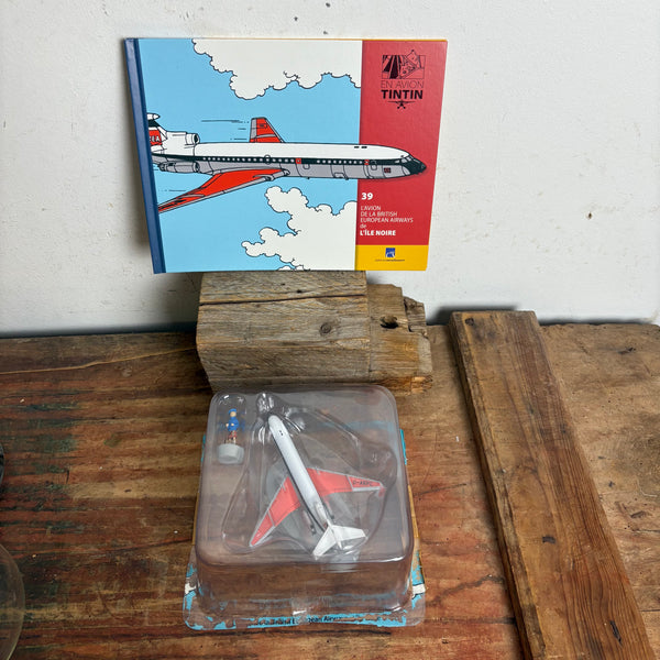 Modell Figur und Buch Tim und Struppi Hawker Siddeley von British European Airways mit Tim aus Die Schwarze Insel