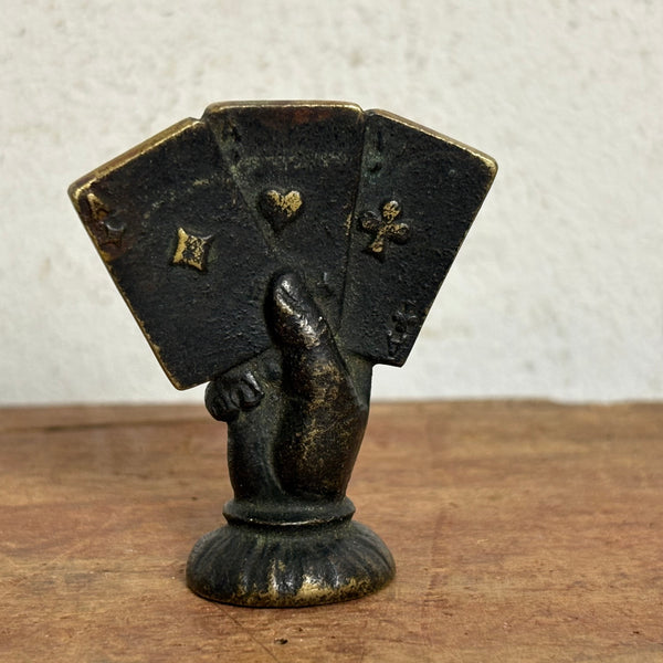 Vintage Bronze Skulptur drei Asse in der Hand