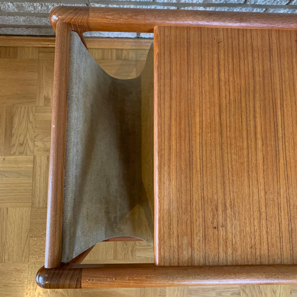 Vintage Beistelltisch Godebørg auf Rollen mit Zeitungsablage und LP Fächern von Kai Kristiansen für Vildbjerg Møbelfabrik Denmark