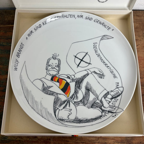 Komplette Serie 12 Vintage Satire Teller von Ernst Lang Maria Lang für Rosenthal