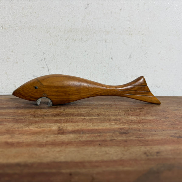 Vintage Flaschenöffner als Fisch aus Holz