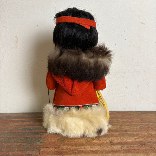 Vintage Mid Century Inuit Puppe