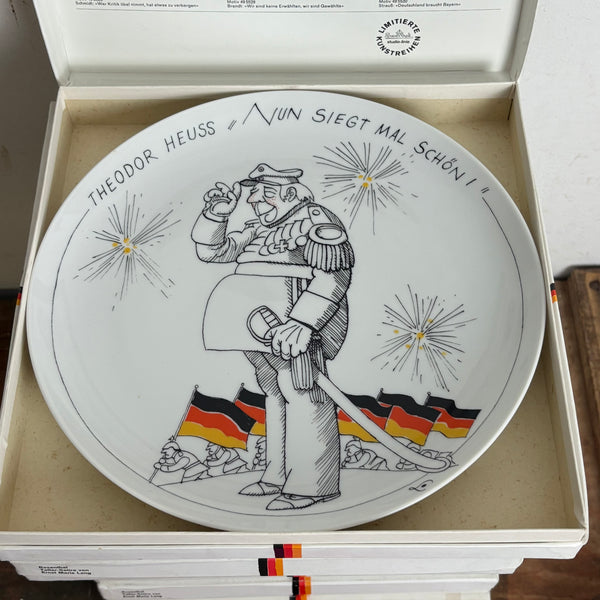 Komplette Serie 12 Vintage Satire Teller von Ernst Lang Maria Lang für Rosenthal