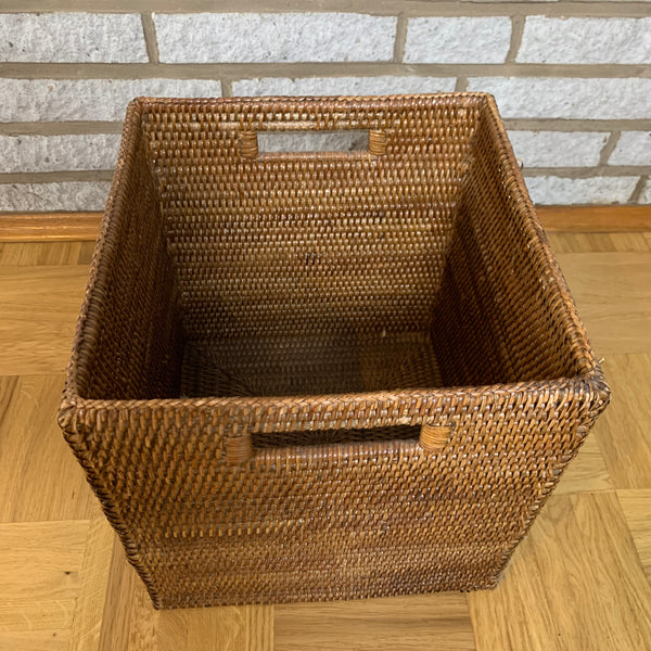 Vintage hochwertiger Rattan Korb mit Griffen