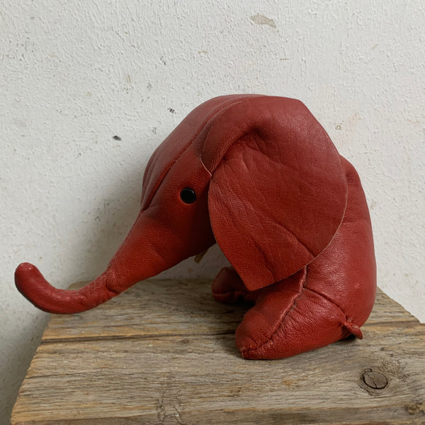 Vintage Werbefigur Elefant rot von Knautsch für UFA