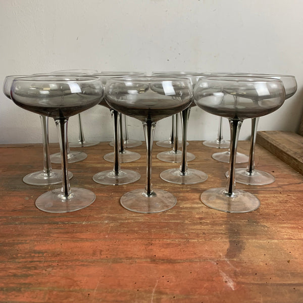 15 Mundgeblasene Champagnerschalen Cocktail Gläser Smoke von Broste Copenhagen