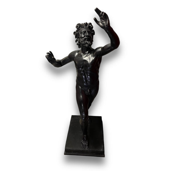 Lebensgroße Faun Bronze Statue Fauno Danzante aus Pompeji von O. de Luca
