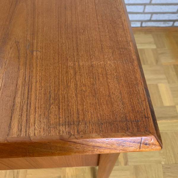 Vintage dänischer Mid Century Teakholz Schreibtisch von Gunner Nielsen für Tibergaard