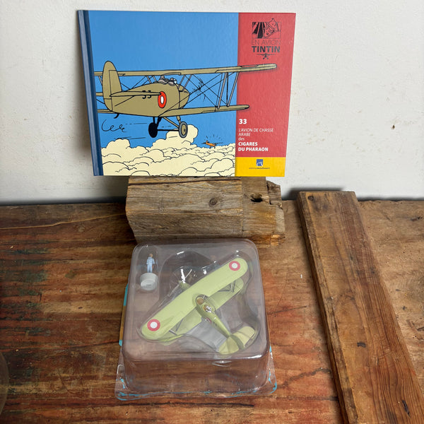 Modell Figur und Buch Tim und Struppi Das arabischen Kampfflugzeug mit Pilot aus Die Zigarren des Pharao
