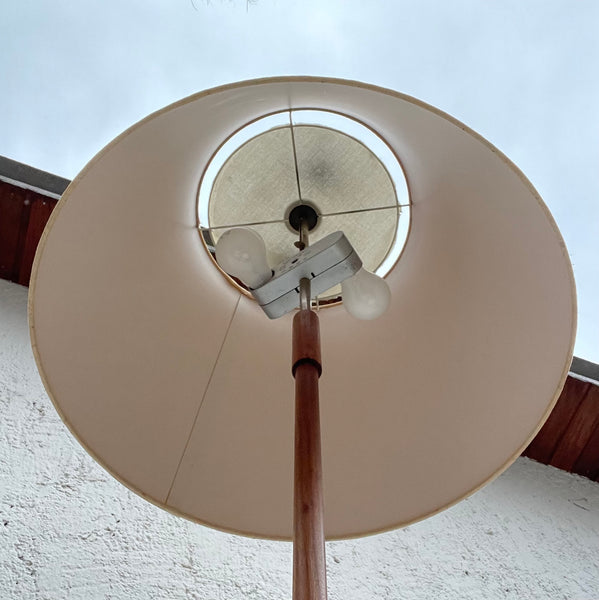 Vintage Danish Design Teakholz Stehlampe von Temde