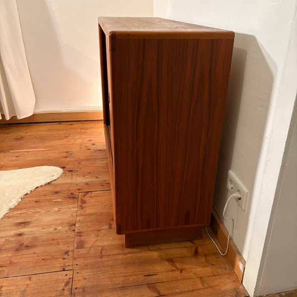 Vintage Dänisches Teakholz Sideboard von Silkeborg