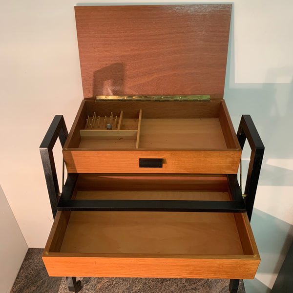Vintage Nähkasten - Nähtisch auf Rollen