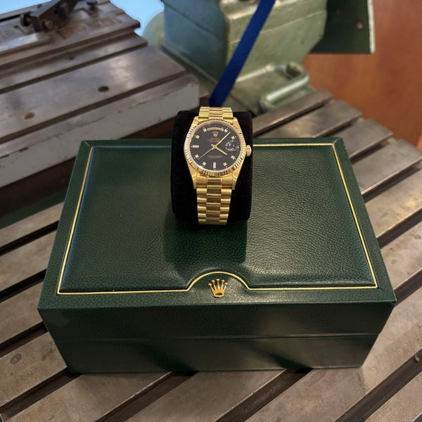 Rolex Day-Date 36 mm Vollgold Ref. 18038 – Schwarzes Diamant-Zifferblatt – Full Set