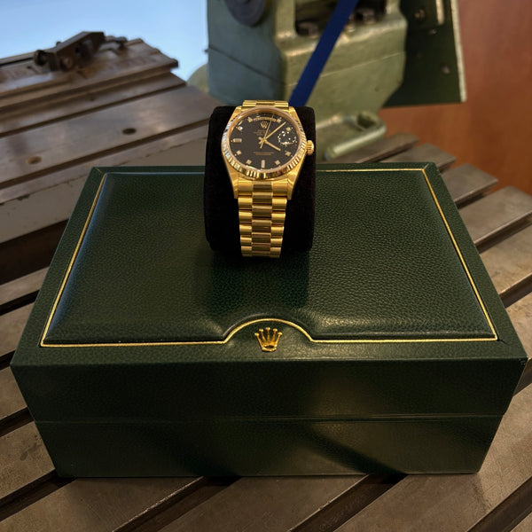 Rolex Day-Date 36 mm Vollgold Ref. 18038 – Schwarzes Diamant-Zifferblatt – Full Set