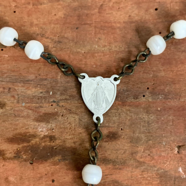 Alter Rosenkranz Kreuzkette in Lederetui