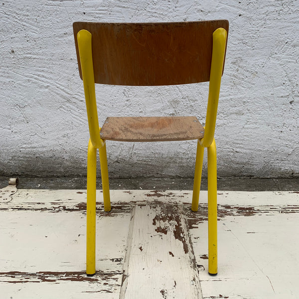 Vintage französischer Stapelstuhl Schulstuhl von Mullca