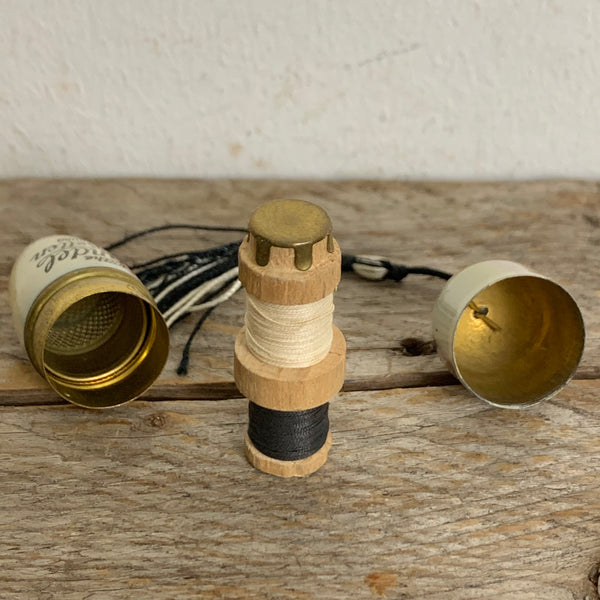 Vintage Emaille Kugel Nähset