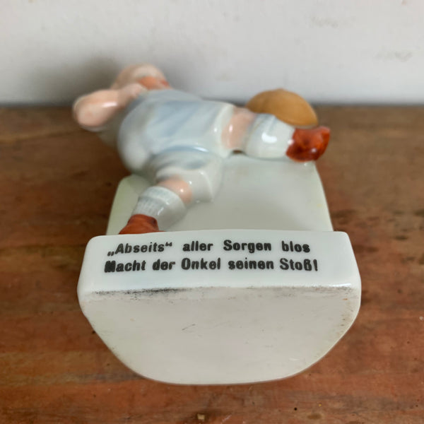 Alte Porzellan Figur Fußballspieler