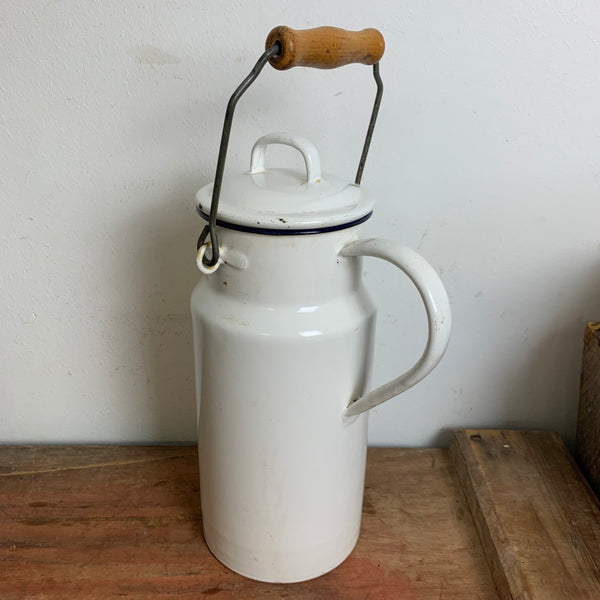 Vintage Emaille Milchkanne mit Holzgriff