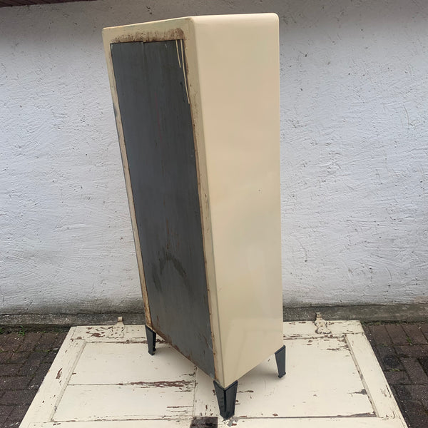 Arzt Vitrine Schrank