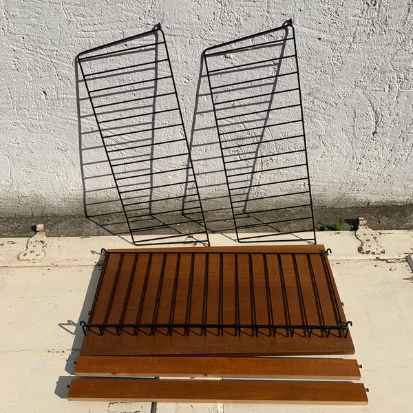 String Regal Arbeitsplatte und Ablage von Nisse Strinning