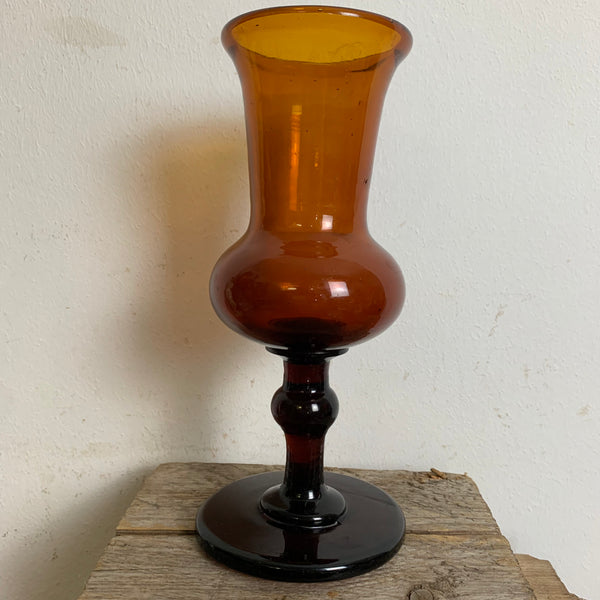 Bernsteinfarbene Glasvase skandinavisches Design