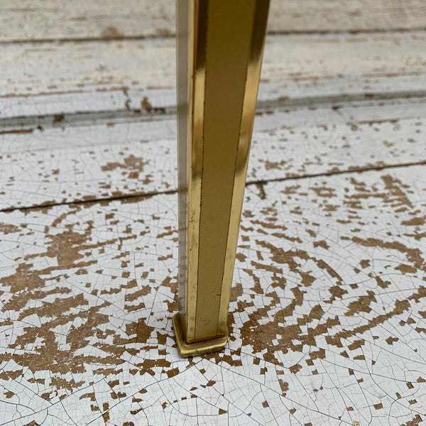 Goldfarbener quadratischer Beistelltisch von Vereinigte Werkstätten