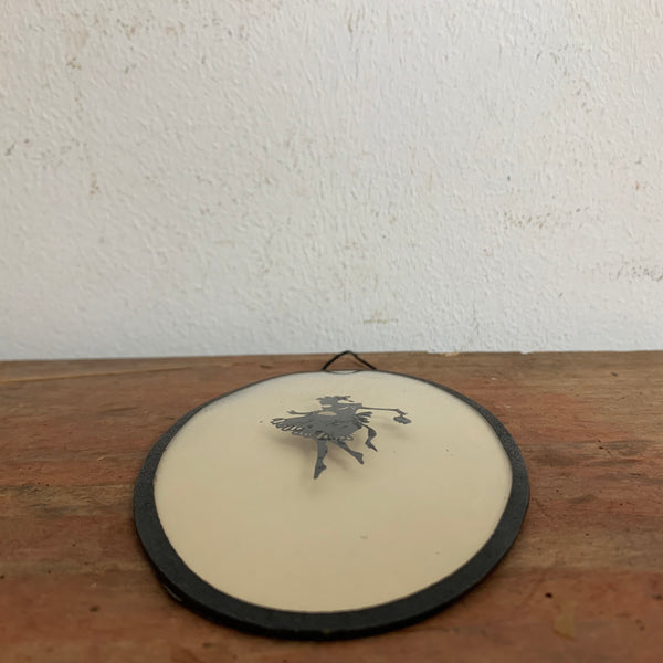 Kleiner ovaler Jugendstil Scherenschnitt