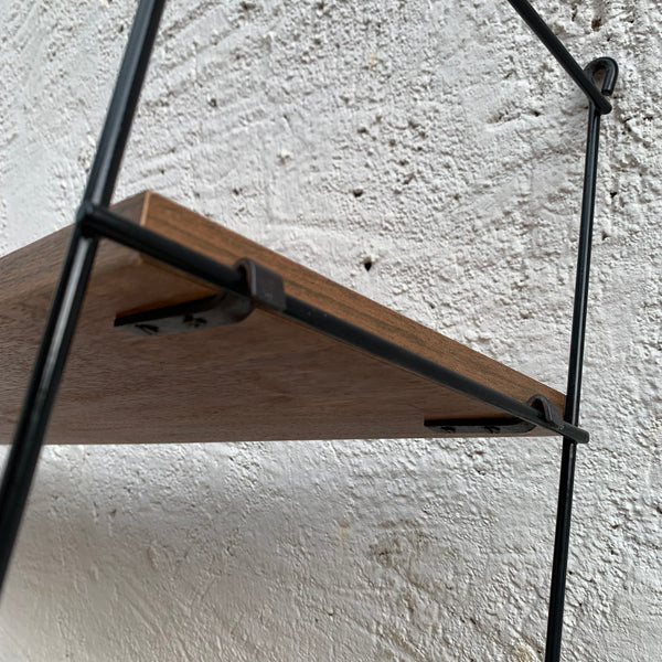 String Regal von Nisse Strinning