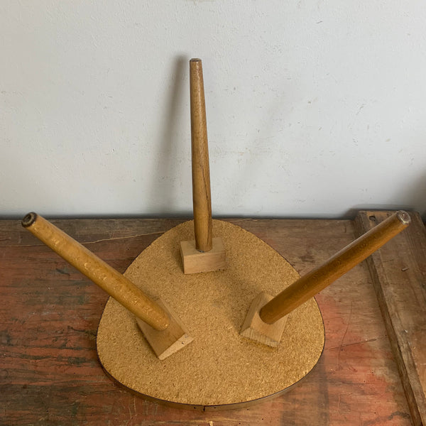 Kleiner Nierentisch / Hocker 50er Jahre