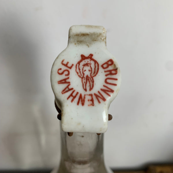 Alte Flasche mit Bügelverschluss von Brunnenhaase