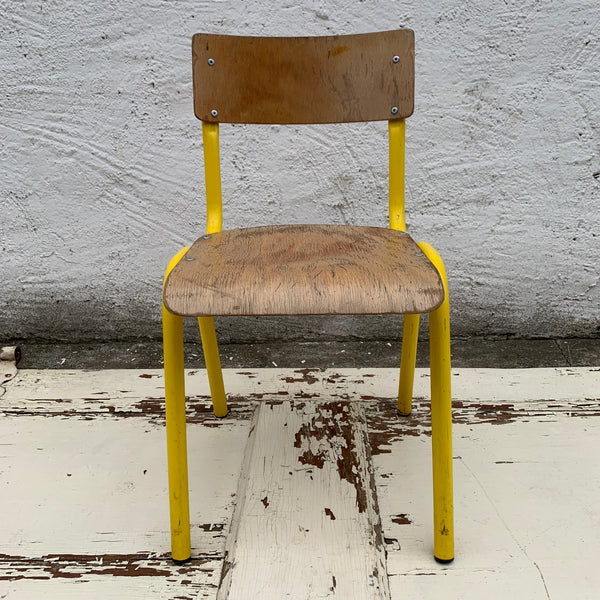 Vintage französischer Stapelstuhl Schulstuhl von Mullca
